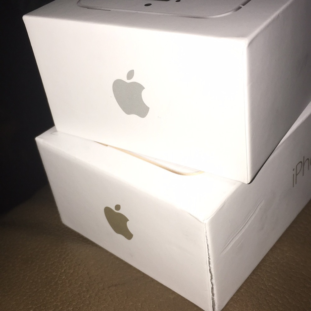 Two Iphone 7+